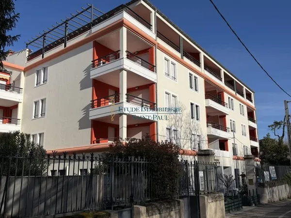 Trés bel appartement de type 3 avec terrasse et Garage