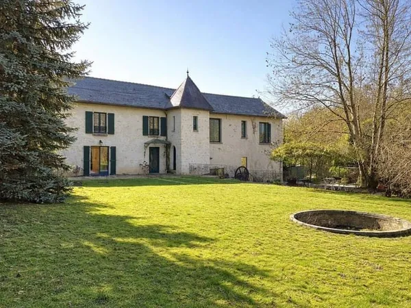 Propriété 11 pièces 720 m²