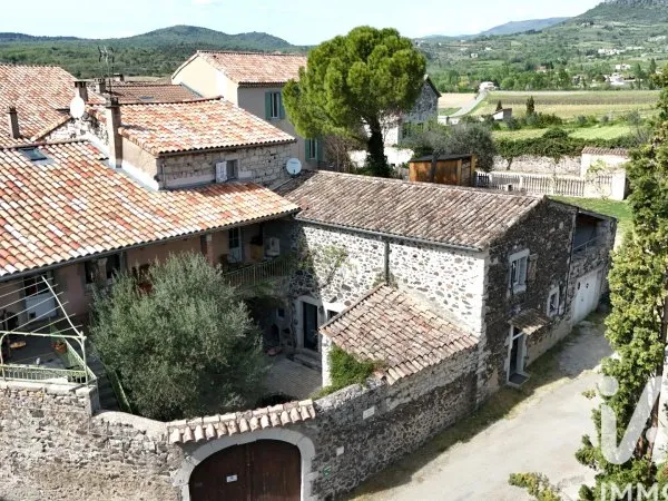 Maison 16 pièces 328 m²