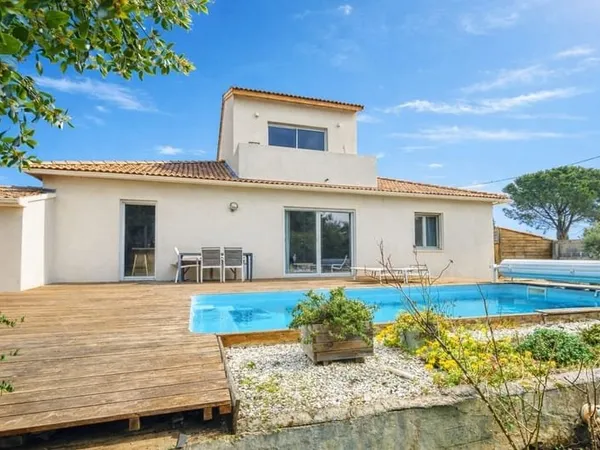 Villa 5 pièces + T2 attenant 172m² avec piscine chauffée - Furiani