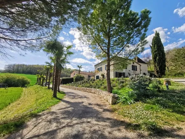 Maison 12 pièces 549 m²