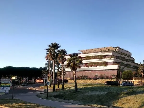Bureaux à louer en entrée d'agglomération Ouest