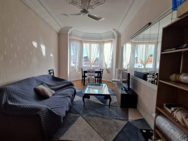 Beau 2 pièces de 40 m² - Immeuble de caractère proche mer, commerces et gare