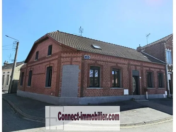 MAISON SEMI-INDIVIDUELLE AVEC JARDIN ET GARAGE