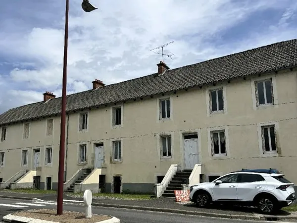 Bien immobilier de rendement Vente Ydes  520m² 386000€