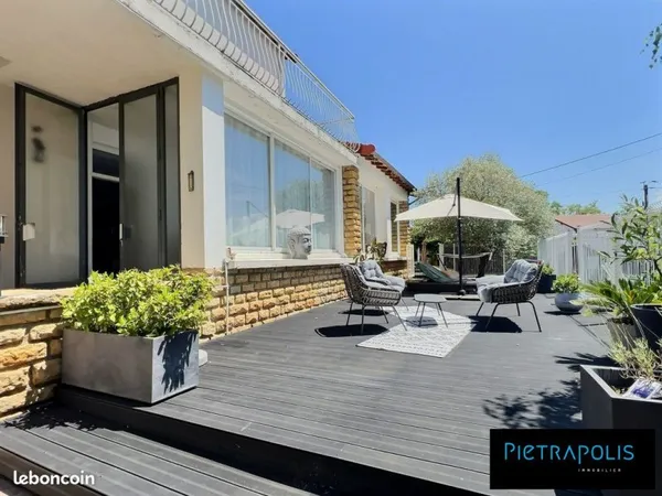 Maison 10 pièces 302 m²