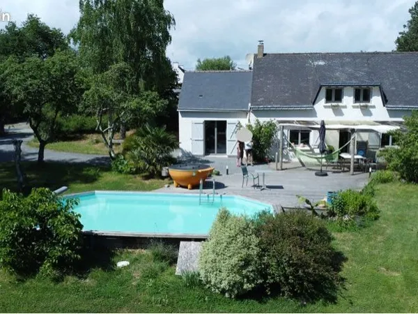 Maison 104m² hab proche La Roche-Bernard, au calme dans un cadre boisé bucolique à 15km des plages, 