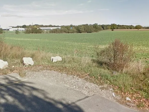 Terrain 369 m²