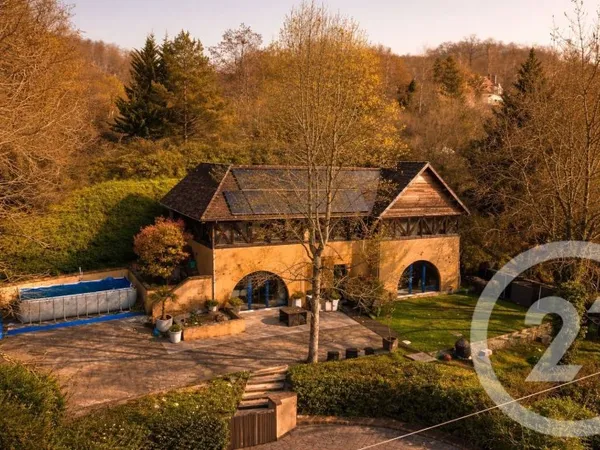 Maison 9 pièces 270 m²