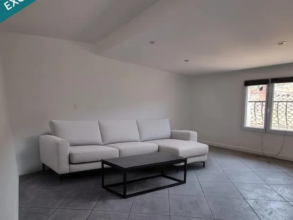 Appartement T2, dans petite copropriété.