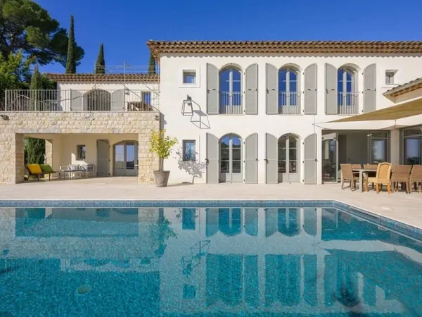 Villa 10 pièces 365 m²