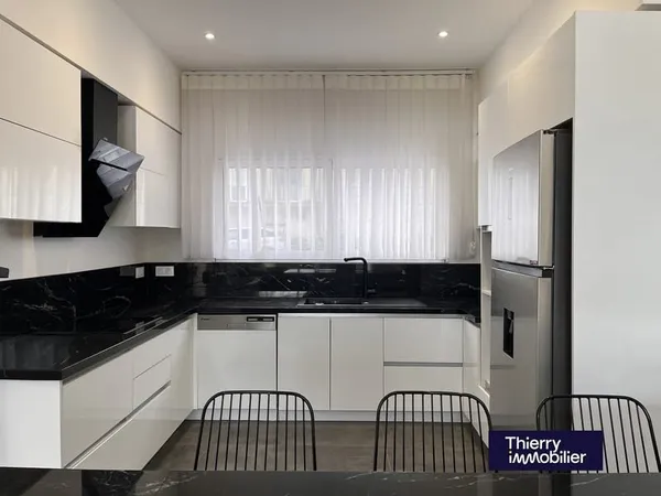 Maison de plain-pied - 149m² - MONTREUIL-JUIGNE