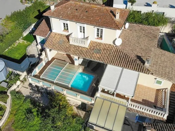 Maison 8 pièces 200 m²