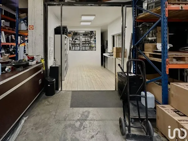 Immeuble commercial 735 m²