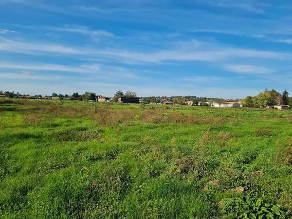 Terrain 39600 m²