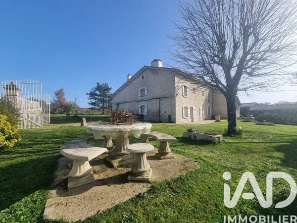 Maison de plain-pied 6 pièces 254 m²