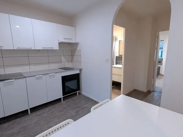 T2 meublé 30m2+entrée privative