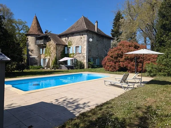 Demeure de prestige - Classée monument historique - 230m2 - Aoste