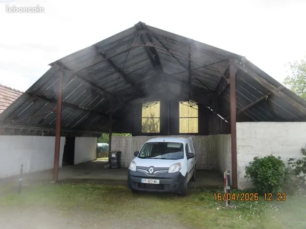Hangar à réhabiliter