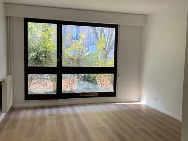 Studio avec extérieur au calme