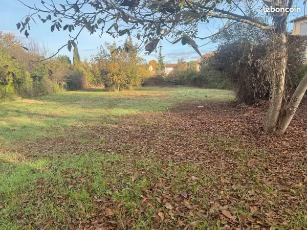 Terrain au calme a 5 min a pieds du centre ville