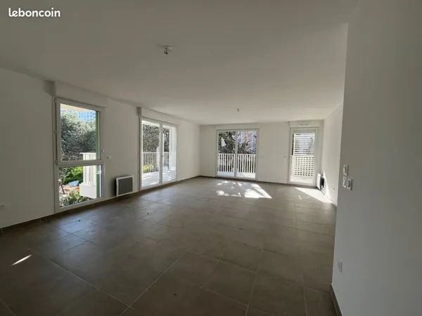 T4 neuf - terrasse + 2 parkings