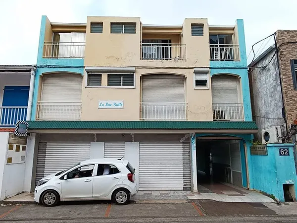 Local 38.88 M2 - TRINITE A VENDRE - 92500EUR