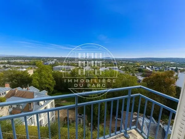 Dernier étage: Magnifique Appartement 3-4 Pièces.