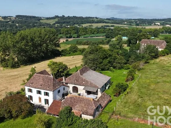 Maison Orthez : corps de ferme avec dépendance et 2 hectare de terrain