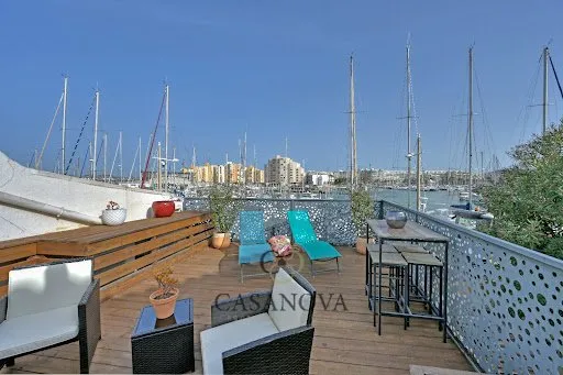 Maison 7 pièces 256 m²