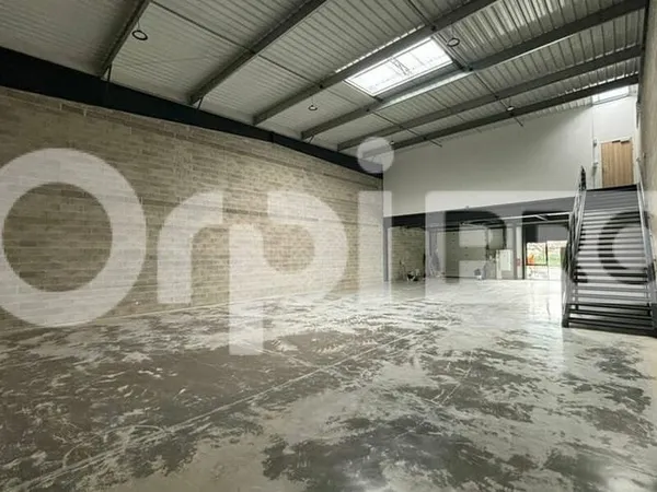 Local d'activité 756 m²