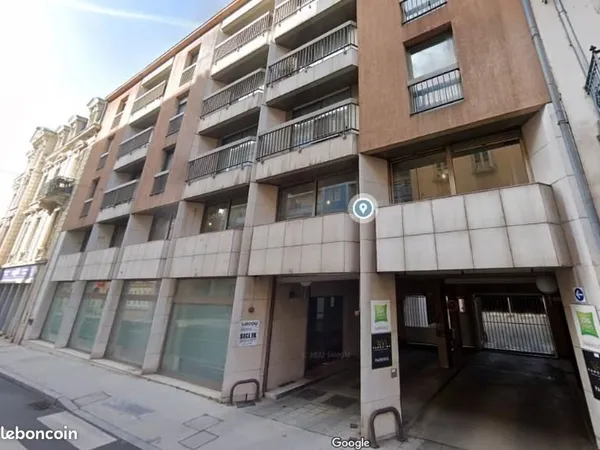 Parking 11 m² MACON