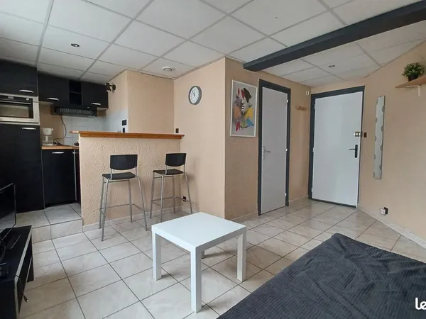 Studio meublé avec parking