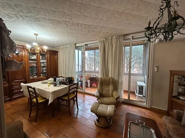 À vendre - Appartement 2/3 pièces avec cave, loggia et stationnement - Résidence Beausoleil