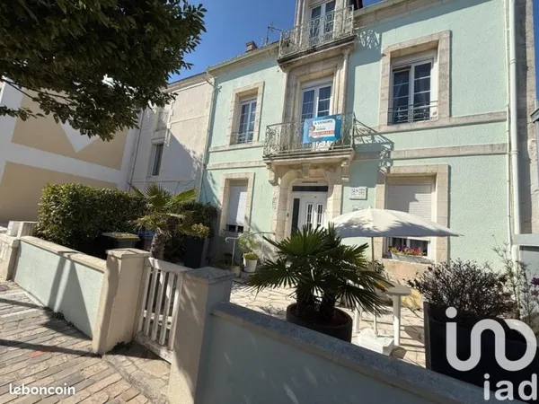 Maison 11 pièces 214 m²