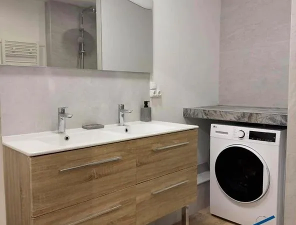 Bel appartement, T2 meublé (wifi ,électricité)