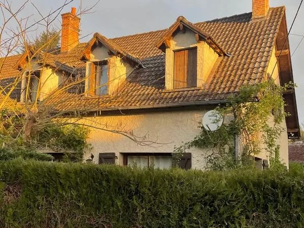 Maison, avec grand terrain, idéal chevaux