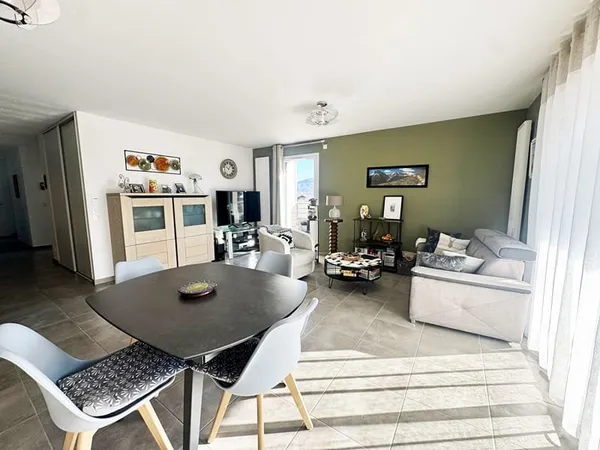 T4 - 2 PAS DU CENTRE - TERRASSE 18m2