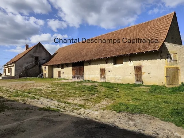 Ancienne ferme 114 m2 avec dépendances SAINT AUBIN EN CHAROLLAIS (71)