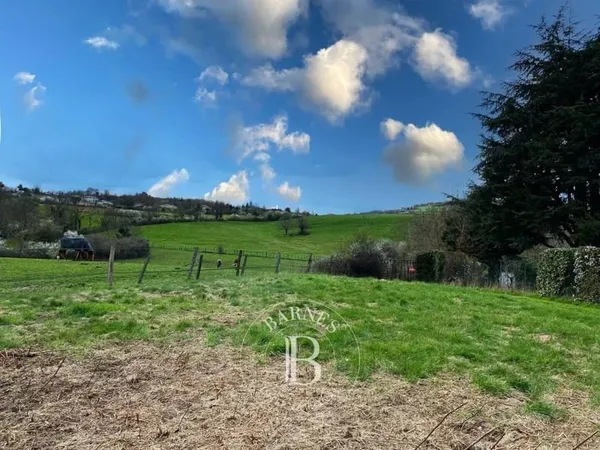 Terrain 2165 m²