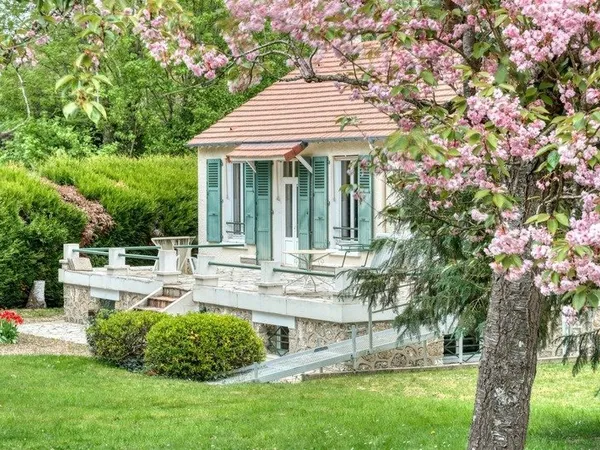 Maison à vendre 8 pièces SAINT LAMBERT DES BOIS (78)