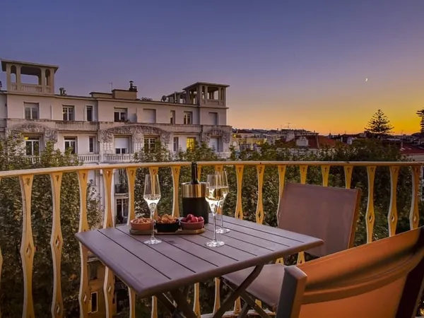 Nice Carré d'or ; superbe appartement 3 pièces traversant in