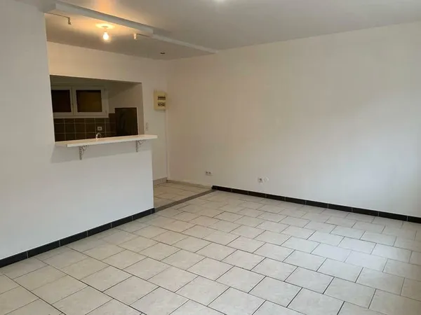 Bureau 60 m²