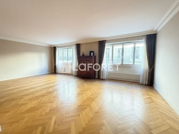 Appartement 6 pièces 152 m²