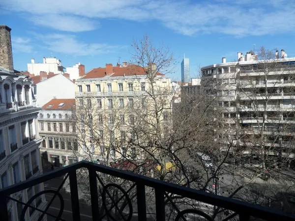 RSS * Hespérides Lyon Saxe-Gambetta Grand 3 Pièces. Opportunité !