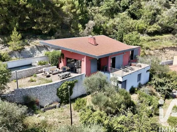 Maison 5 pièces 222 m²