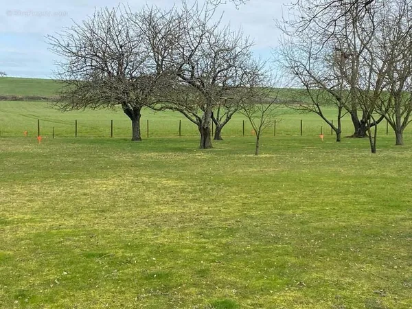 Terrain 750 m²
