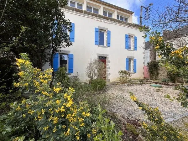 Maison de plain-pied 10 pièces 182 m²