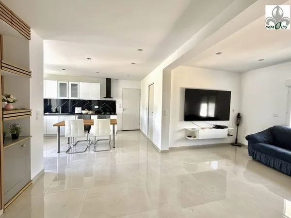 Maison familiale rénovée de 153 m² - 6 pièces - Terrain