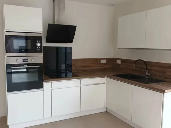 VILLA NEUVE RE2020